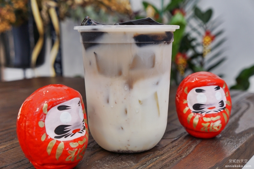 [基隆美食]成助茶-基隆廟口店 手搖飲竟然有現泡好茶 獨家冷卻技術 不加一滴水的鮮奶珍珠用料超實在 - 安妮的天空