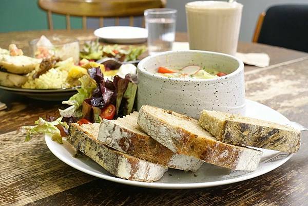 line_831867894768478.jpg line_831867894768478.jpg