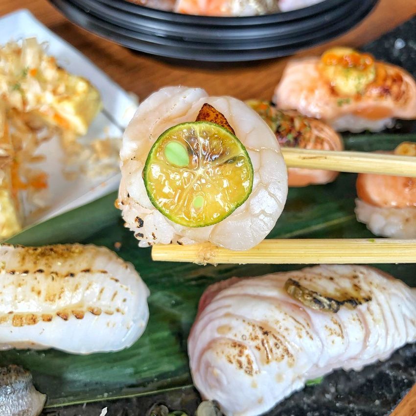 台南國華街新店【本寓食堂】焦糖炙燒鮭魚 色澤誘人香氣一級棒 鮭魚控快衝 !