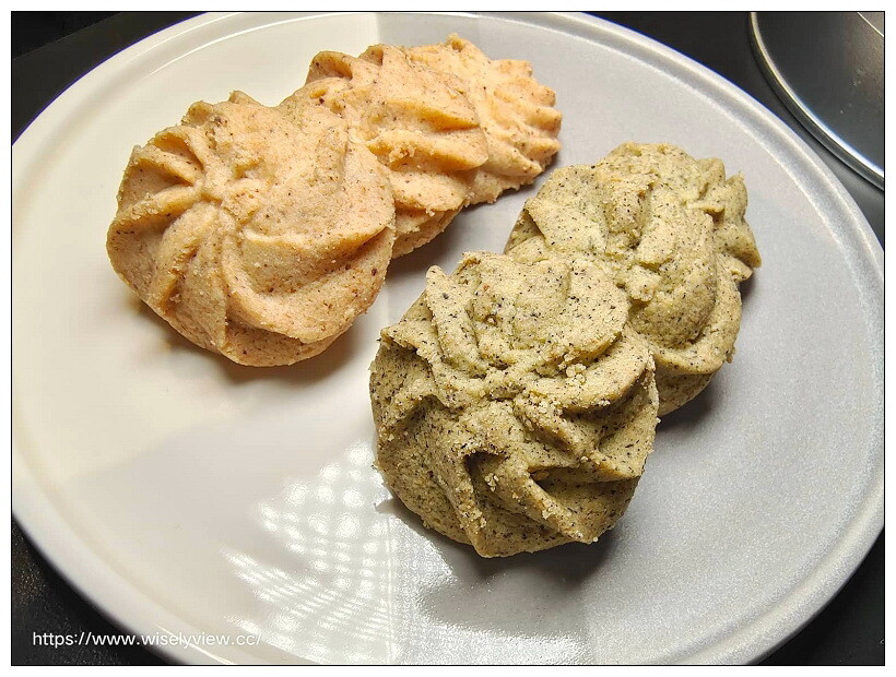 2022 中秋禮盒 <月盒>︱國立臺灣美術館 X 台中大毅老爺行旅，跨界聯名07/05-09/10限定販售~早鳥優惠與大宗訂購資訊 @WISELY's 拍拍照寫寫字