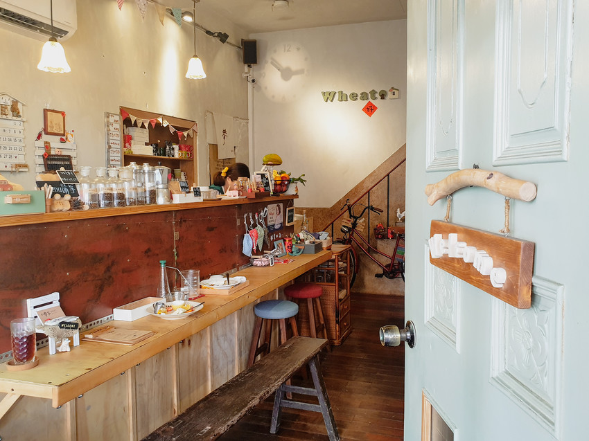 高雄美食||小麥家-老屋裡的日雜店，傳達最真實的美味餐食||新興區