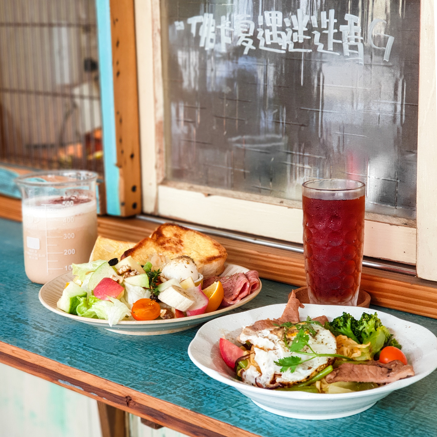 高雄美食||小麥家-老屋裡的日雜店，傳達最真實的美味餐食||新興區