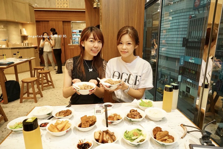 56CA9F98-B1A9-45B2-894A-4DA946DFC95D