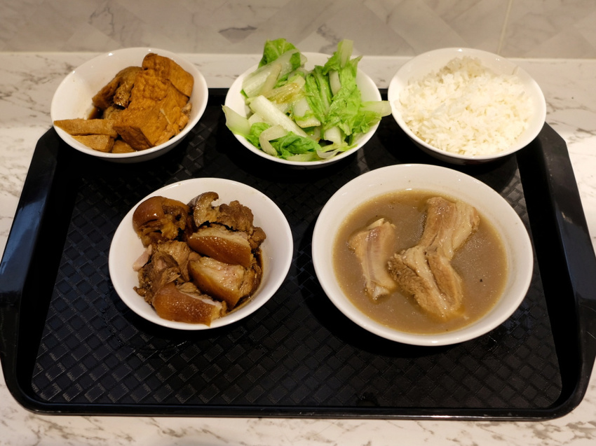 台北中山｜新加坡老味道進軍台灣百貨！黃亞細肉骨茶（台北三越南西店）