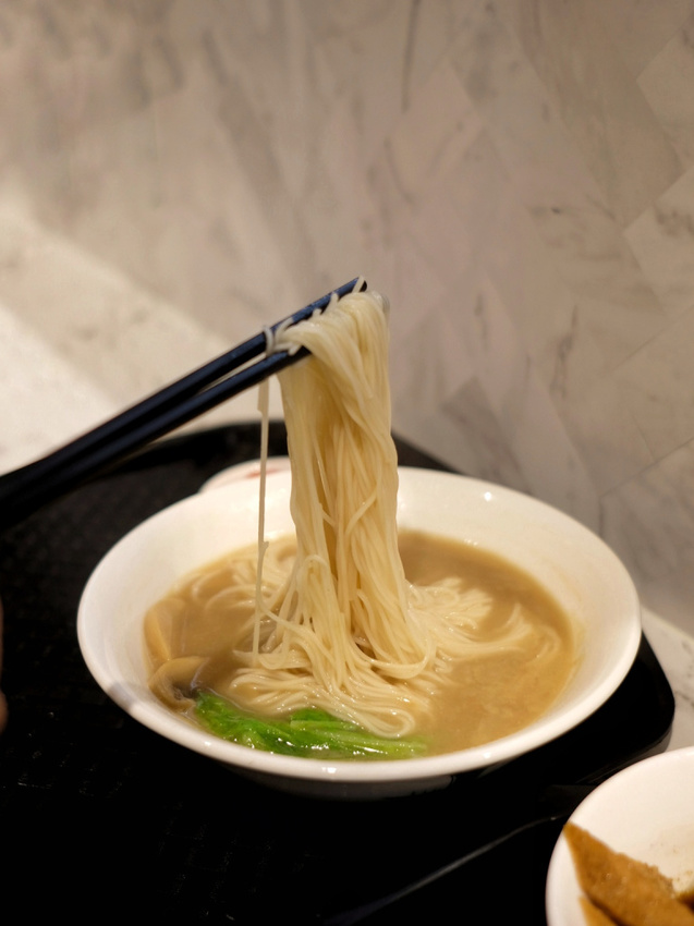 台北中山｜新加坡老味道進軍台灣百貨！黃亞細肉骨茶（台北三越南西店）