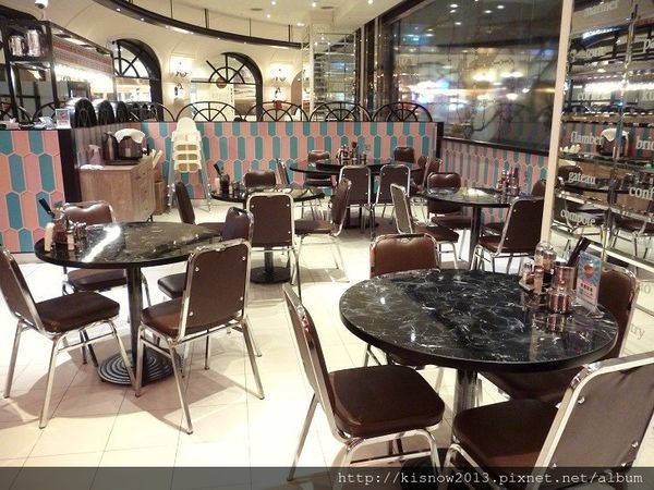 川川港式茶餐廳:如同置身在香港街頭的茶餐廳,品嚐道地的香港口味-台北信義區ATT 4 FUN川川港式茶餐廳体驗心得 川川港式茶餐廳:如同置身在香港街頭的茶餐廳,品嚐道地的香港口味-台北信義區ATT 4 FUN川川港式茶餐廳体驗心得