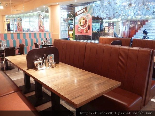 川川港式茶餐廳:如同置身在香港街頭的茶餐廳,品嚐道地的香港口味-台北信義區ATT 4 FUN川川港式茶餐廳体驗心得 川川港式茶餐廳:如同置身在香港街頭的茶餐廳,品嚐道地的香港口味-台北信義區ATT 4 FUN川川港式茶餐廳体驗心得