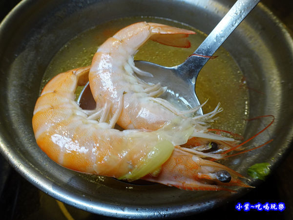 白蝦-食鮮日式火鍋吃到飽 (3).jpg