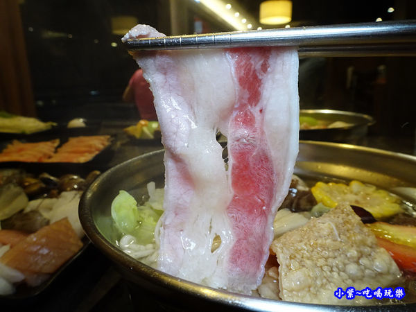 雪花牛肉-食鮮日式火鍋吃到飽 (3).jpg