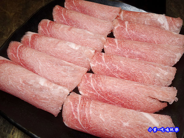 梅花豬肉-食鮮日式火鍋吃到飽 (1).jpg