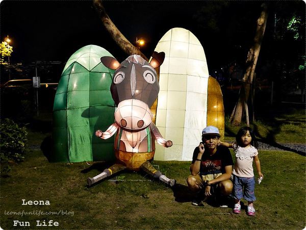大里十九甲健康公園|可愛飛天豬、石虎花燈
