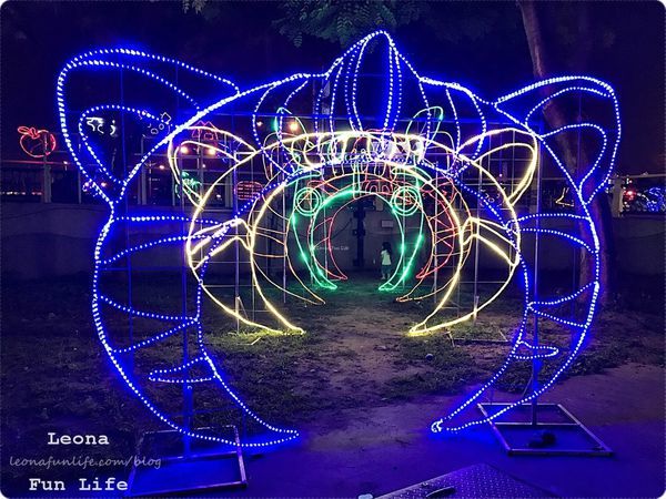 大里十九甲健康公園|可愛飛天豬、石虎花燈