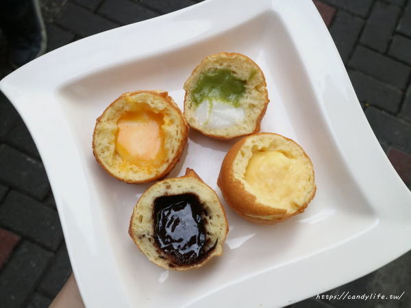 滾滾燒雞蛋糕：台中美食│滾滾燒雞蛋糕〃圓滾滾像章魚燒的可愛雞蛋糕，顆顆大爆漿，口味超多可以選擇～