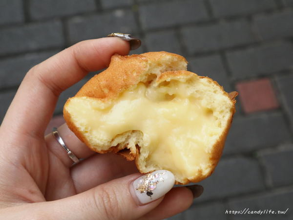 滾滾燒雞蛋糕：台中美食│滾滾燒雞蛋糕〃圓滾滾像章魚燒的可愛雞蛋糕，顆顆大爆漿，口味超多可以選擇～
