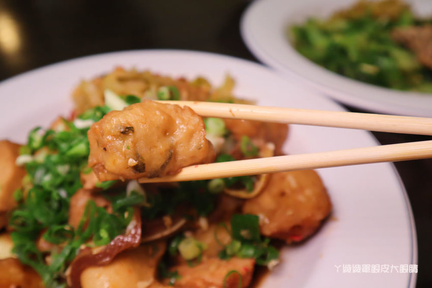 新竹平價滷味推薦沅滷味！一天只營業五小時、一開店就爆滿的新竹美食，滿百送麵或豆皮