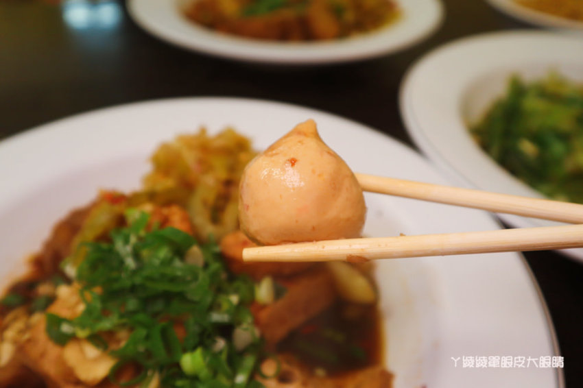 新竹平價滷味推薦沅滷味!一天只營業五小時、一開店就爆滿的新竹美食,滿百送麵或豆皮