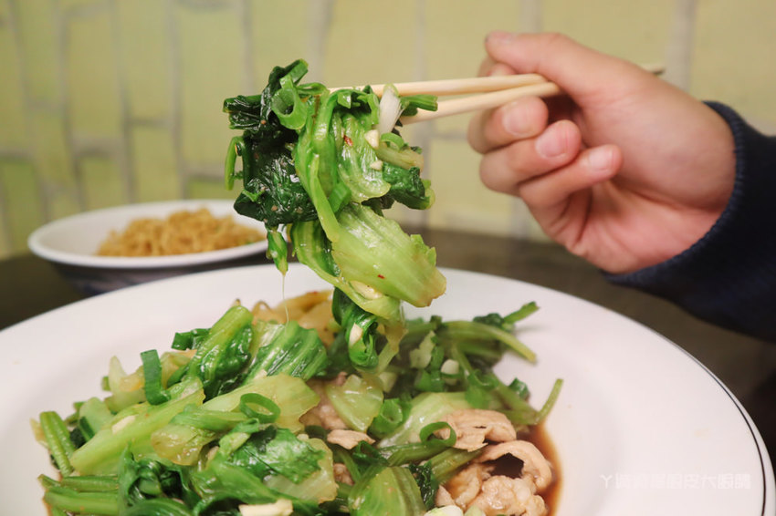 新竹平價滷味推薦沅滷味!一天只營業五小時、一開店就爆滿的新竹美食,滿百送麵或豆皮