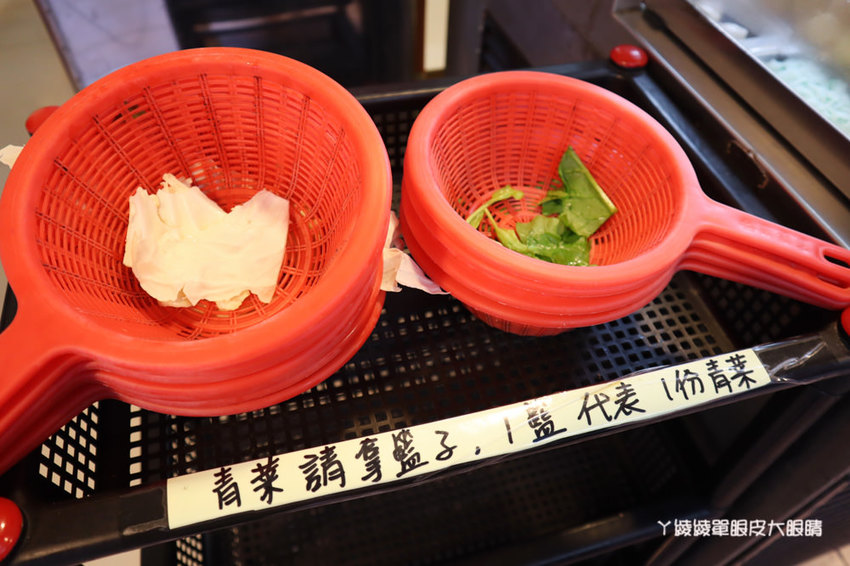 新竹平價滷味推薦沅滷味！一天只營業五小時、一開店就爆滿的新竹美食，滿百送麵或豆皮