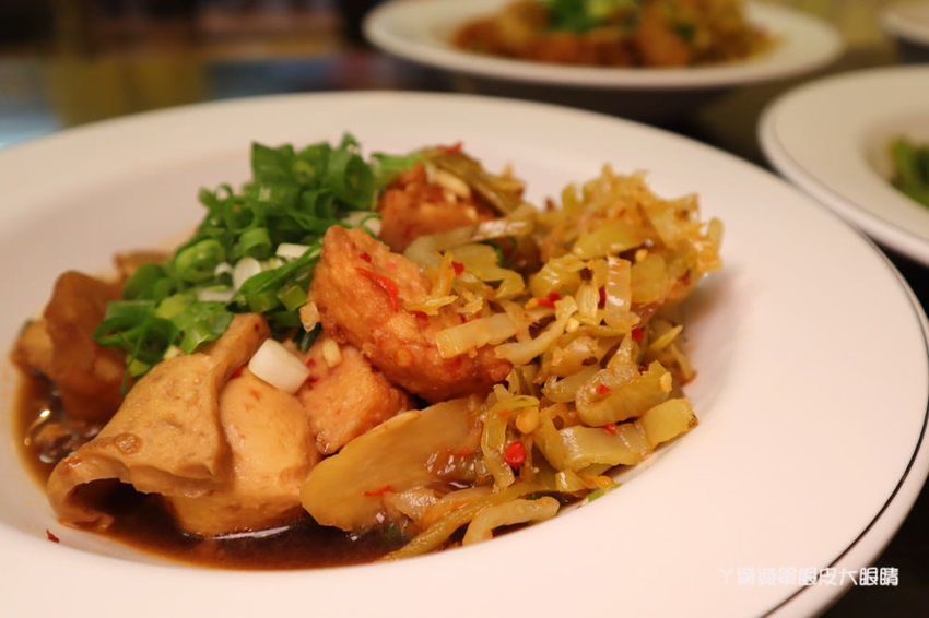 新竹平價滷味推薦沅滷味!一天只營業五小時、一開店就爆滿的新竹美食,滿百送麵或豆皮