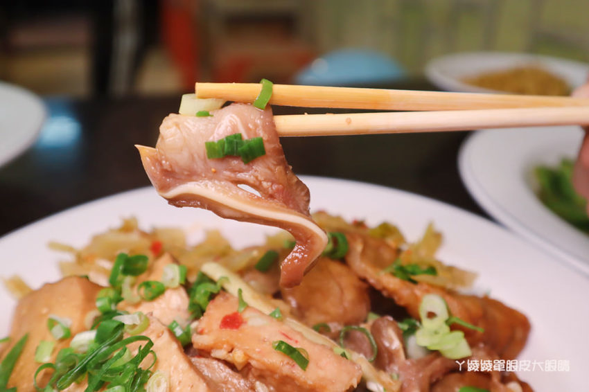 新竹平價滷味推薦沅滷味！一天只營業五小時、一開店就爆滿的新竹美食，滿百送麵或豆皮