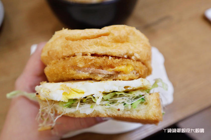 新竹早午餐也有鍋燒意麵！中南部朋友期待的小肉豆在覓食早午餐！阿惠冰店旁