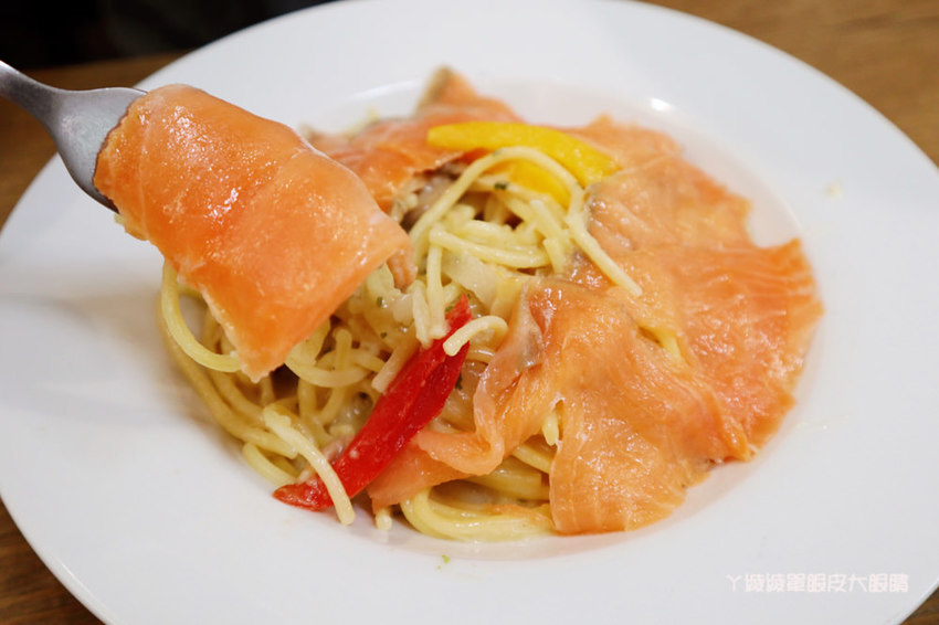 新竹早午餐也有鍋燒意麵！中南部朋友期待的小肉豆在覓食早午餐！阿惠冰店旁