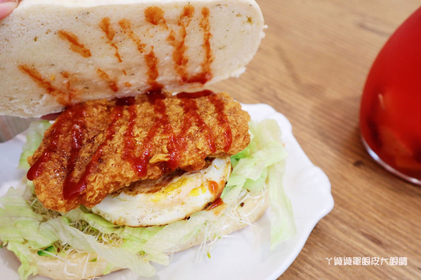 新竹早午餐也有鍋燒意麵！中南部朋友期待的小肉豆在覓食早午餐！阿惠冰店旁