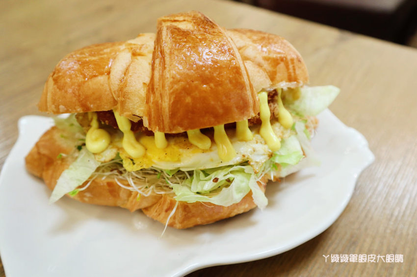 新竹早午餐也有鍋燒意麵！中南部朋友期待的小肉豆在覓食早午餐！阿惠冰店旁