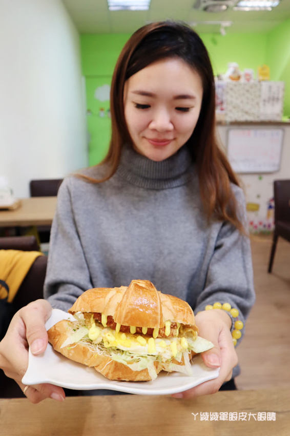 新竹早午餐也有鍋燒意麵！中南部朋友期待的小肉豆在覓食早午餐！阿惠冰店旁