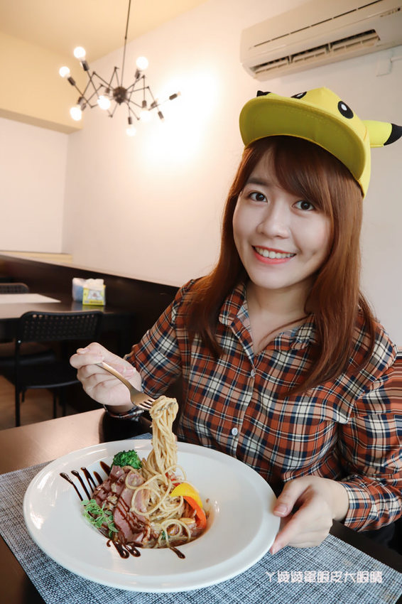 竹北平價美食餐廳推薦流浪貓香草義式廚房,竹北新開幕寶可夢主題美食餐廳!貓奴們快來找主子