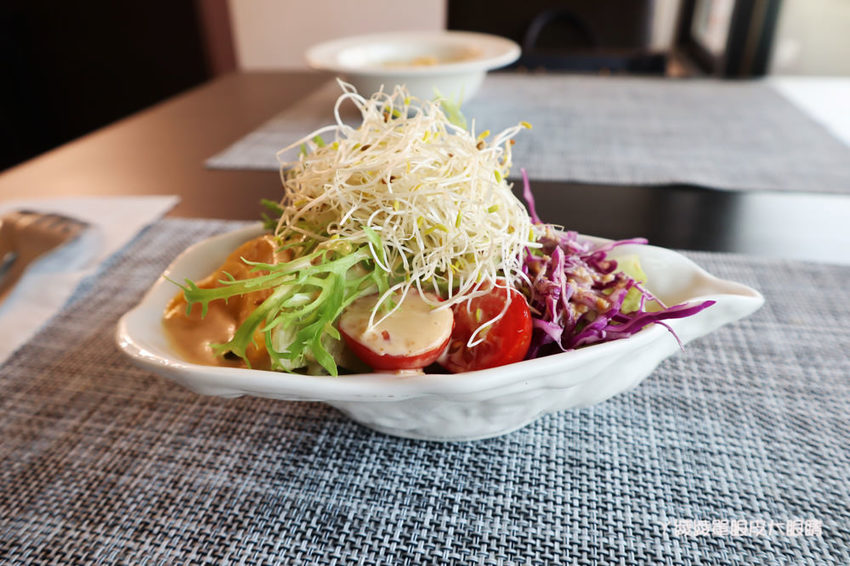 新竹竹北親子餐廳推薦流浪貓香草義式廚房,新開幕寶可夢主題美食餐廳!貓奴們快來找主子