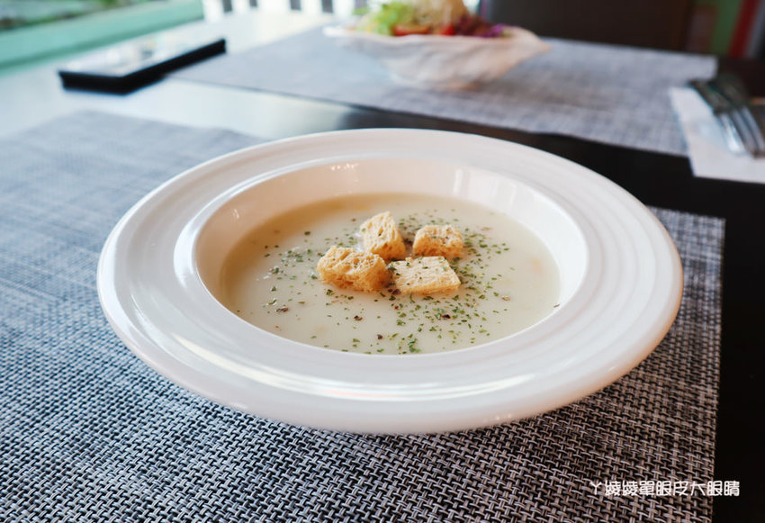 新竹竹北親子餐廳推薦流浪貓香草義式廚房，新開幕寶可夢主題美食餐廳！貓奴們快來找主子