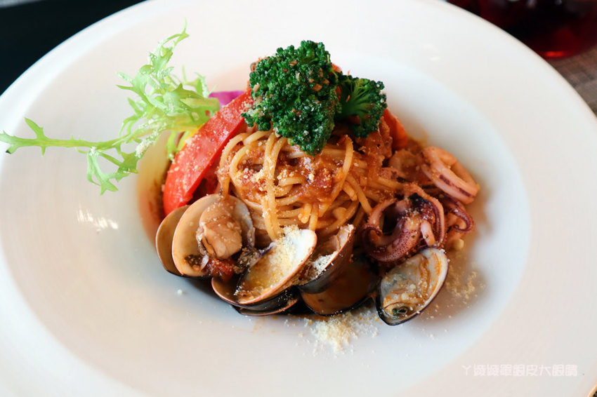 新竹竹北親子餐廳推薦流浪貓香草義式廚房，新開幕寶可夢主題美食餐廳！貓奴們快來找主子