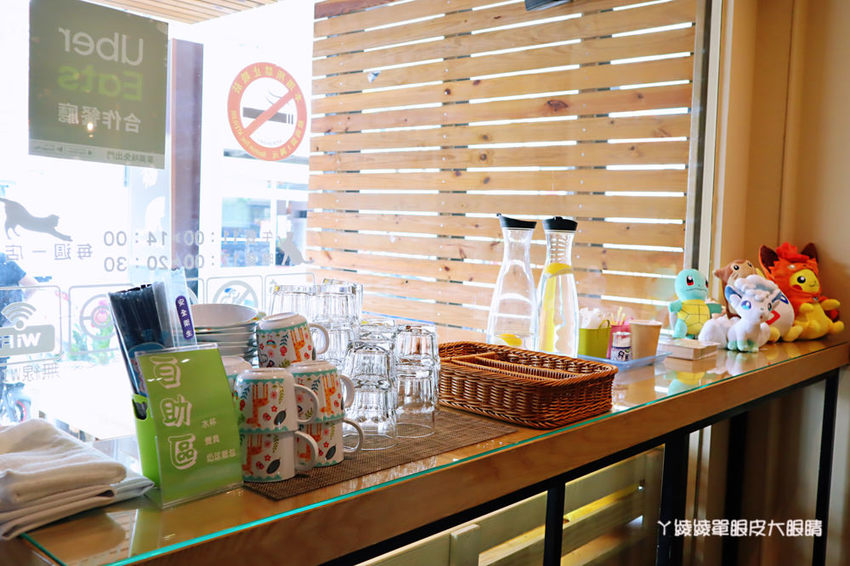 新竹竹北親子餐廳推薦流浪貓香草義式廚房,新開幕寶可夢主題美食餐廳!貓奴們快來找主子