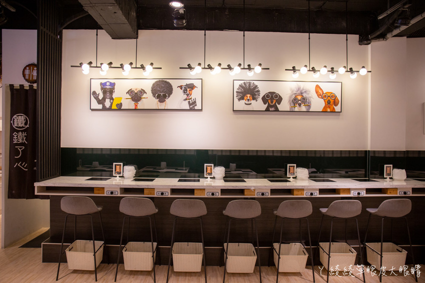 超浮誇海鮮寶藏盒兩百元有找！新竹火鍋摸高比賽，完成指定動作每兩公分送一片肉