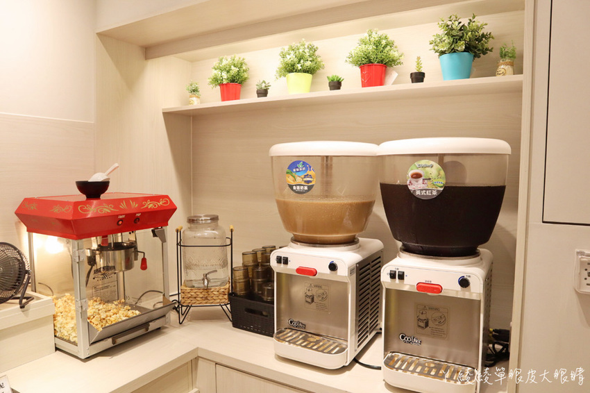 超浮誇海鮮寶藏盒兩百元有找！新竹火鍋摸高比賽，完成指定動作每兩公分送一片肉