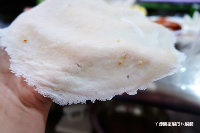 新竹美食推薦!田記烤鴨,林森路上平價烤鴨料理!鴨餅皮、蔥段、洋蔥、甜麵醬、炒鴨骨