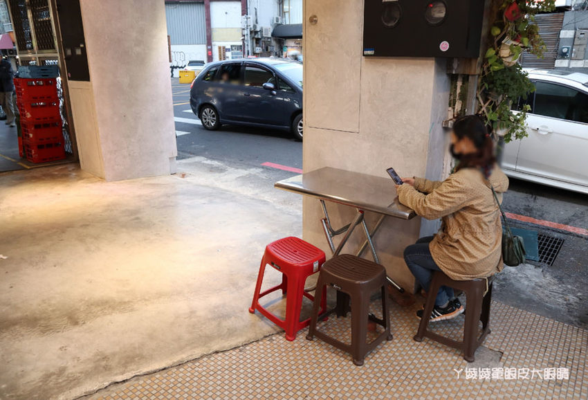 新竹成滷味！營業到凌晨的三輪車路邊攤滷味有店面啦！推薦香辣鴨血跟獨門辣醬