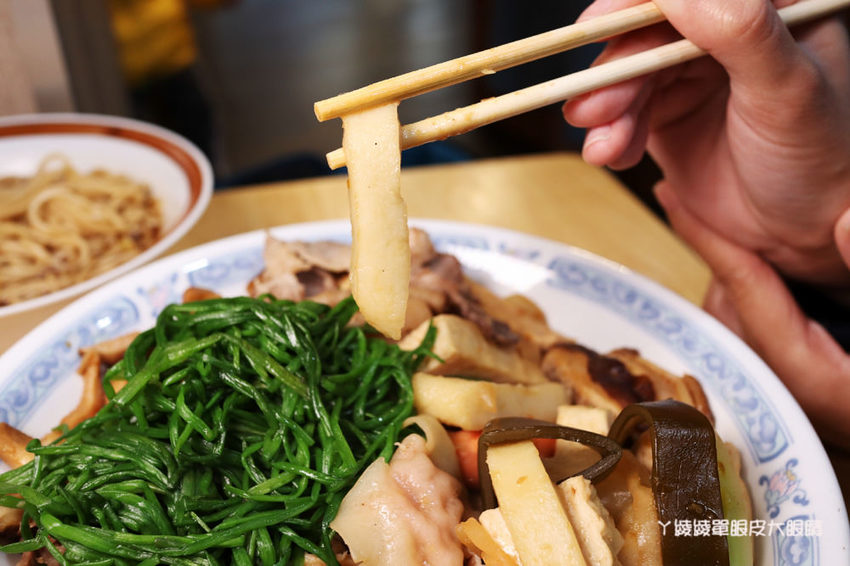 新竹成滷味！營業到凌晨的三輪車路邊攤滷味有店面啦！推薦香辣鴨血跟獨門辣醬