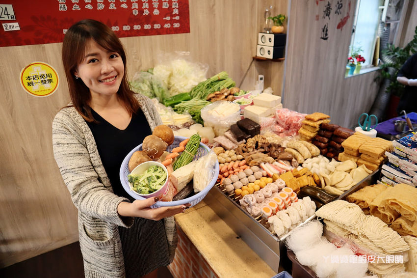 新竹成滷味！營業到凌晨的三輪車路邊攤滷味有店面啦！推薦香辣鴨血跟獨門辣醬