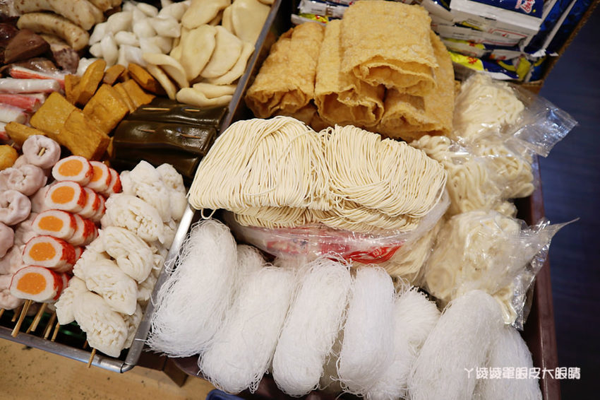 新竹成滷味！營業到凌晨的三輪車路邊攤滷味有店面啦！推薦香辣鴨血跟獨門辣醬