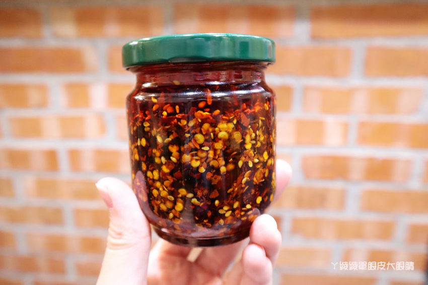 新竹成滷味！營業到凌晨的三輪車路邊攤滷味有店面啦！推薦香辣鴨血跟獨門辣醬