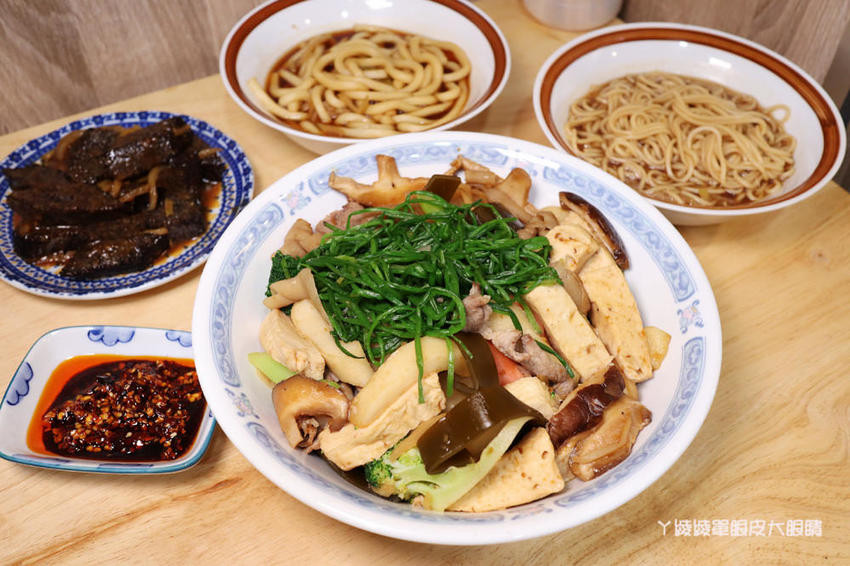 新竹水果阿嬤，深夜賣水果到天亮，新鮮水果可現切！復興鴨肉冬粉附近