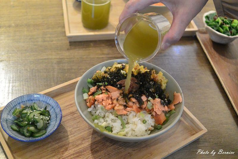 坪感覺~在百年石頭厝中品嚐茶香滿溢的餐點 @Bernice的隨手筆記