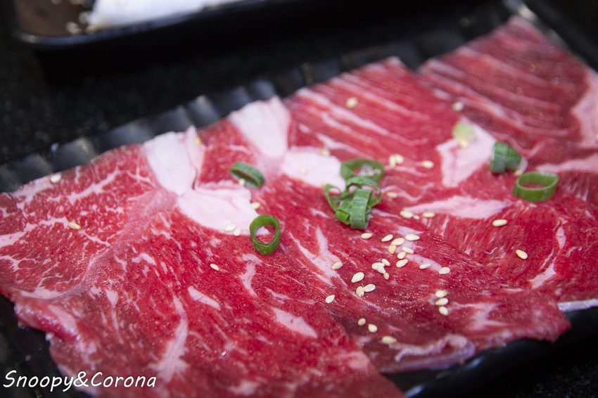 【公館美食】吃到飽餐廳／瓦崎燒烤火鍋～龍蝦、生蠔、和牛、伊比利梅花豬，還有啤酒免費暢飲