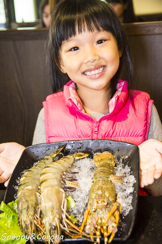 【公館美食】吃到飽餐廳／瓦崎燒烤火鍋～龍蝦、生蠔、和牛、伊比利梅花豬，還有啤酒免費暢飲