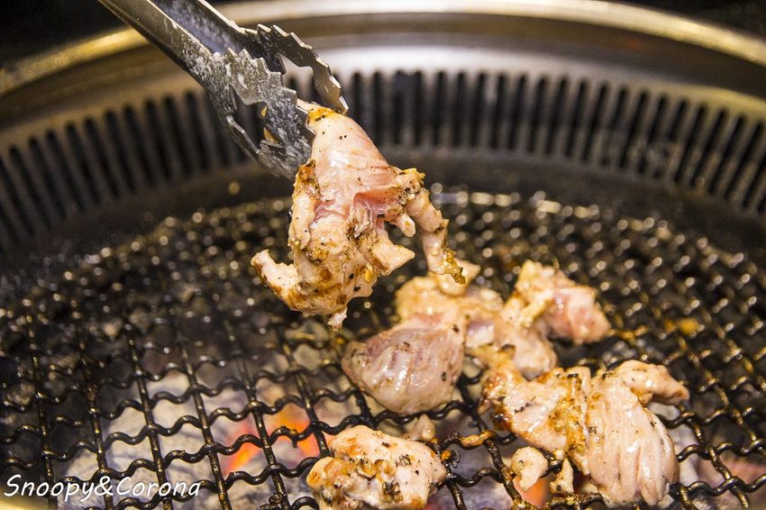 【公館美食】吃到飽餐廳／瓦崎燒烤火鍋～龍蝦、生蠔、和牛、伊比利梅花豬，還有啤酒免費暢飲