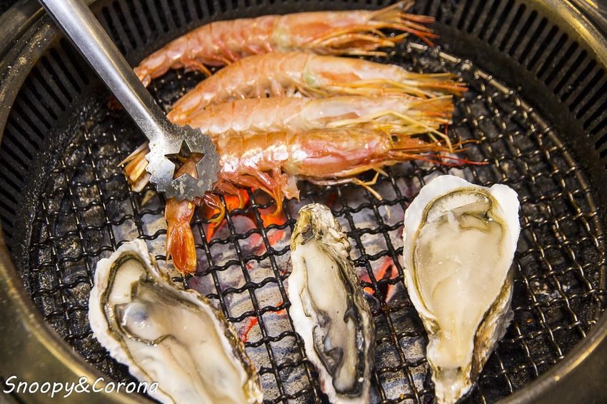 【公館美食】吃到飽餐廳／瓦崎燒烤火鍋～龍蝦、生蠔、和牛、伊比利梅花豬，還有啤酒免費暢飲