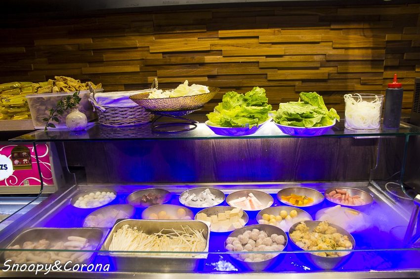 【公館美食】吃到飽餐廳／瓦崎燒烤火鍋～龍蝦、生蠔、和牛、伊比利梅花豬，還有啤酒免費暢飲