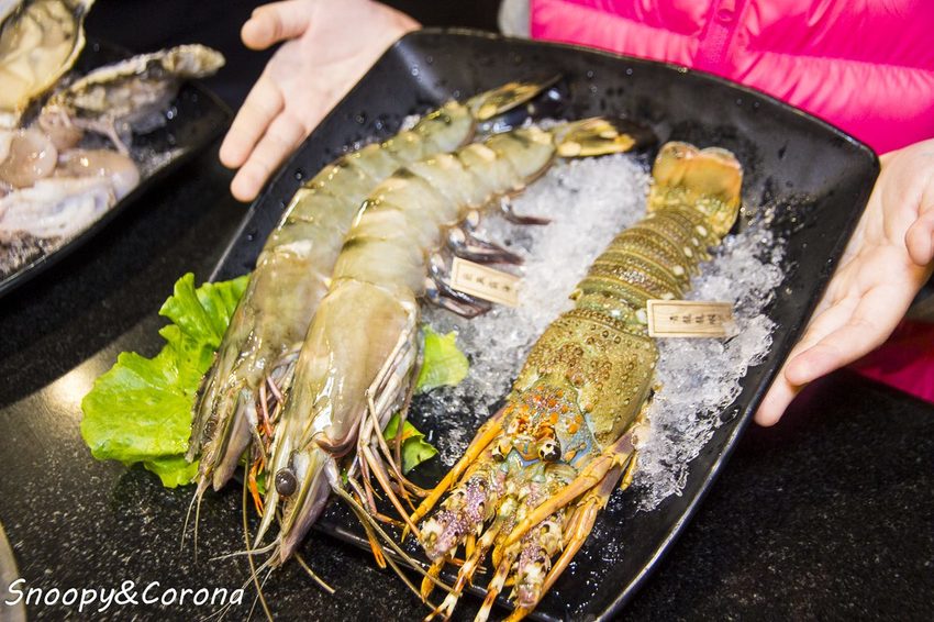 【公館美食】吃到飽餐廳／瓦崎燒烤火鍋～龍蝦、生蠔、和牛、伊比利梅花豬，還有啤酒免費暢飲